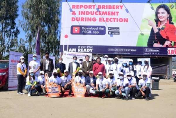 चुनाव आयोग ने मतदान को बढ़ावा देने के लिए मणिपुर में हस्ताक्षर अभियान शुरू किया